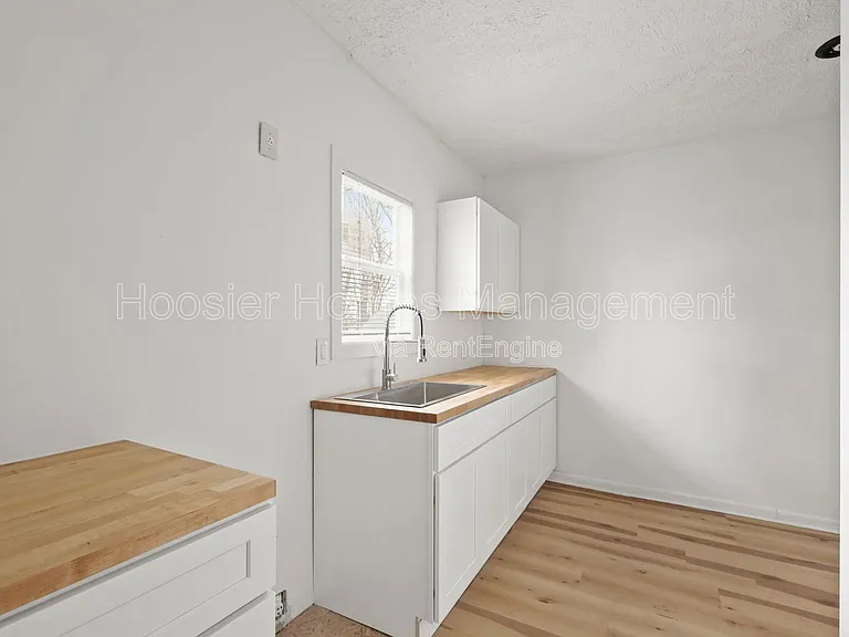 822 N Bradley Ave #822 — Photo 7