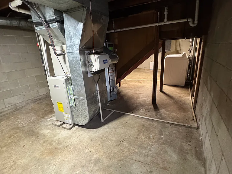 2121 Roberts Ln — Photo 15