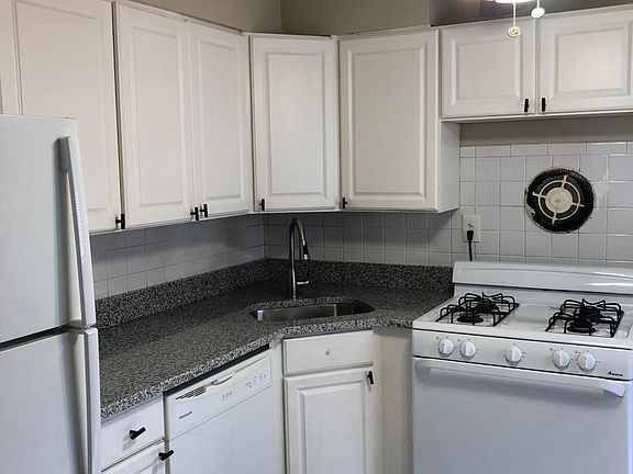 5th image of 3116 Glenwood Ct