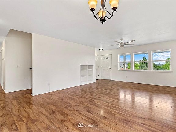 5th image of 28410 74th Dr NW