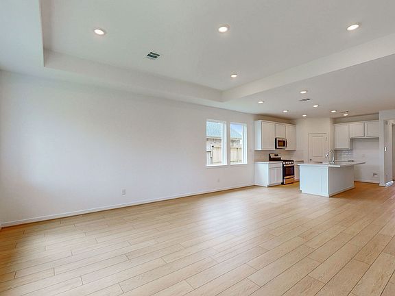 4th image of 2310 Vanessa Cay Ln