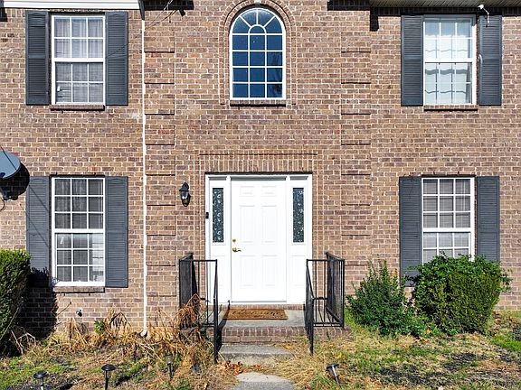 3rd image of 5165 Pebble Creek Dr