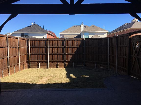 3rd image of 509 Knoll Park Ct