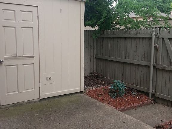 3rd image of 502 St Charles Dr