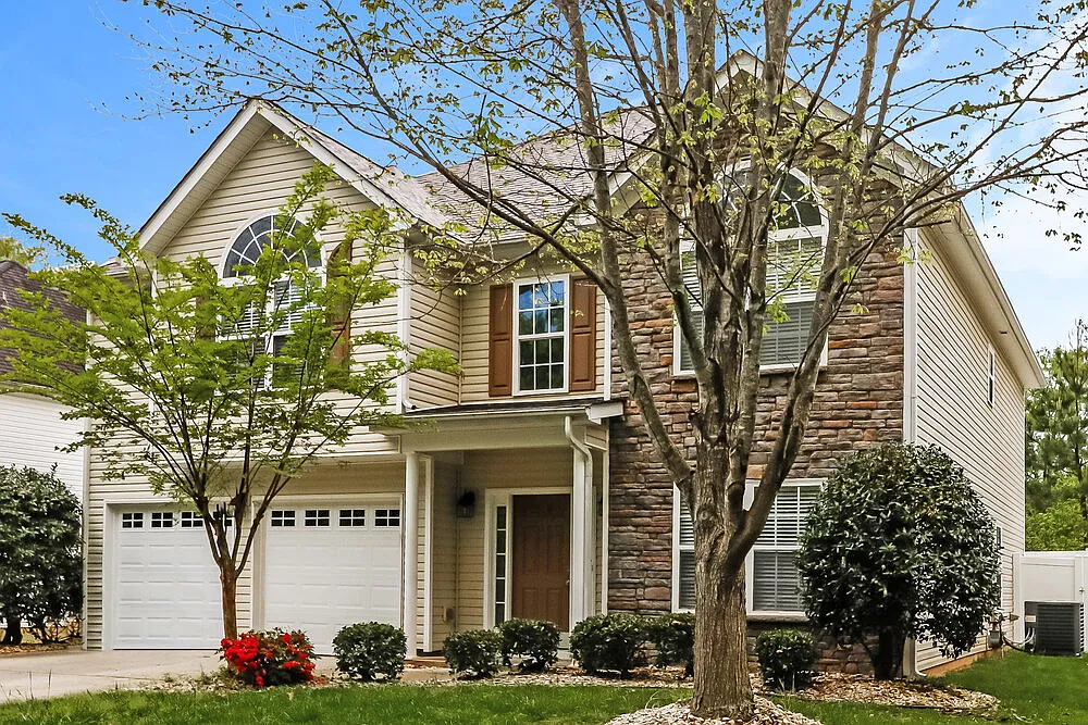 4 bed, 2.5 bath, 2512 sqft, $2,925 — Photo 4