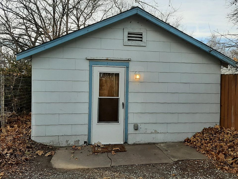 Front view from driveway