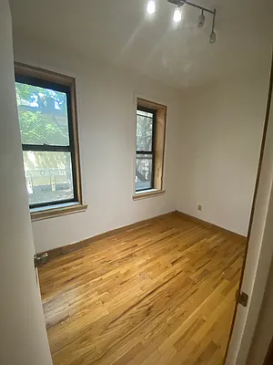 Rented by Dynamik Realty | media 14