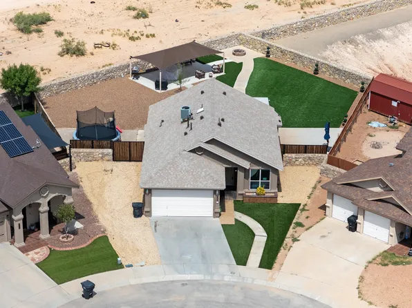 820 Desert Moon Dr, Horizon City, TX 79928