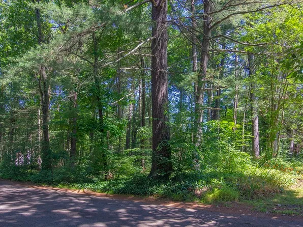 48 Lake Dr, Wilbraham, MA 01095