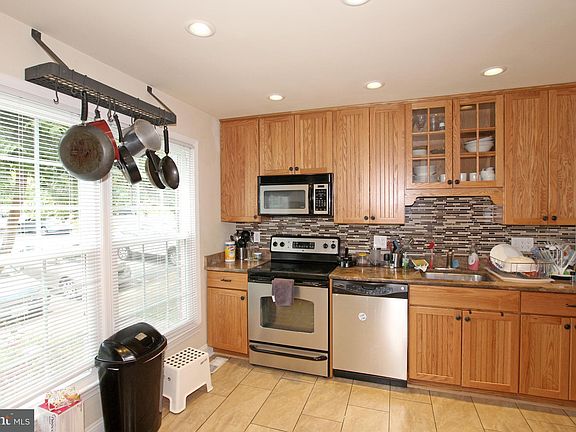 3rd image of 6320 Teakwood Ct
