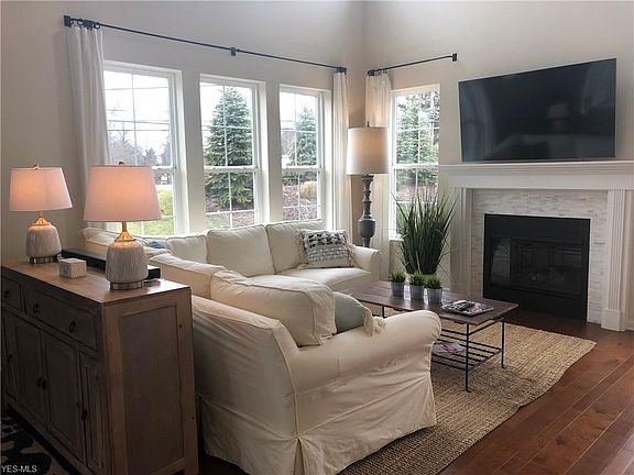 2nd image of 32728 Signature Pkwy