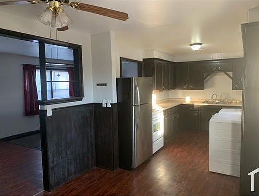 4th image of 3300 SE 21st St