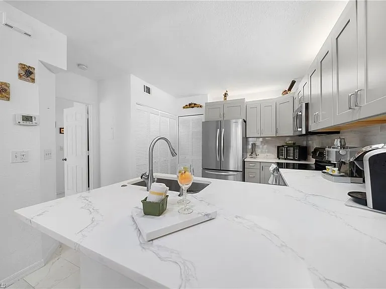 75 Emerald Woods Dr #G2 — Photo 11