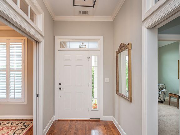 4th image of 211 Twin Ponds Ln