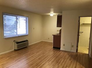 604 Woodside Dr #7, Iowa City, IA 52246