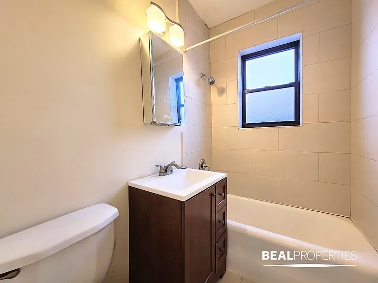 4038.5 N Ashland Ave #W2 — Photo 7