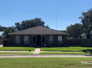 2212 Leon C Simon Dr, New Orleans, LA 70122