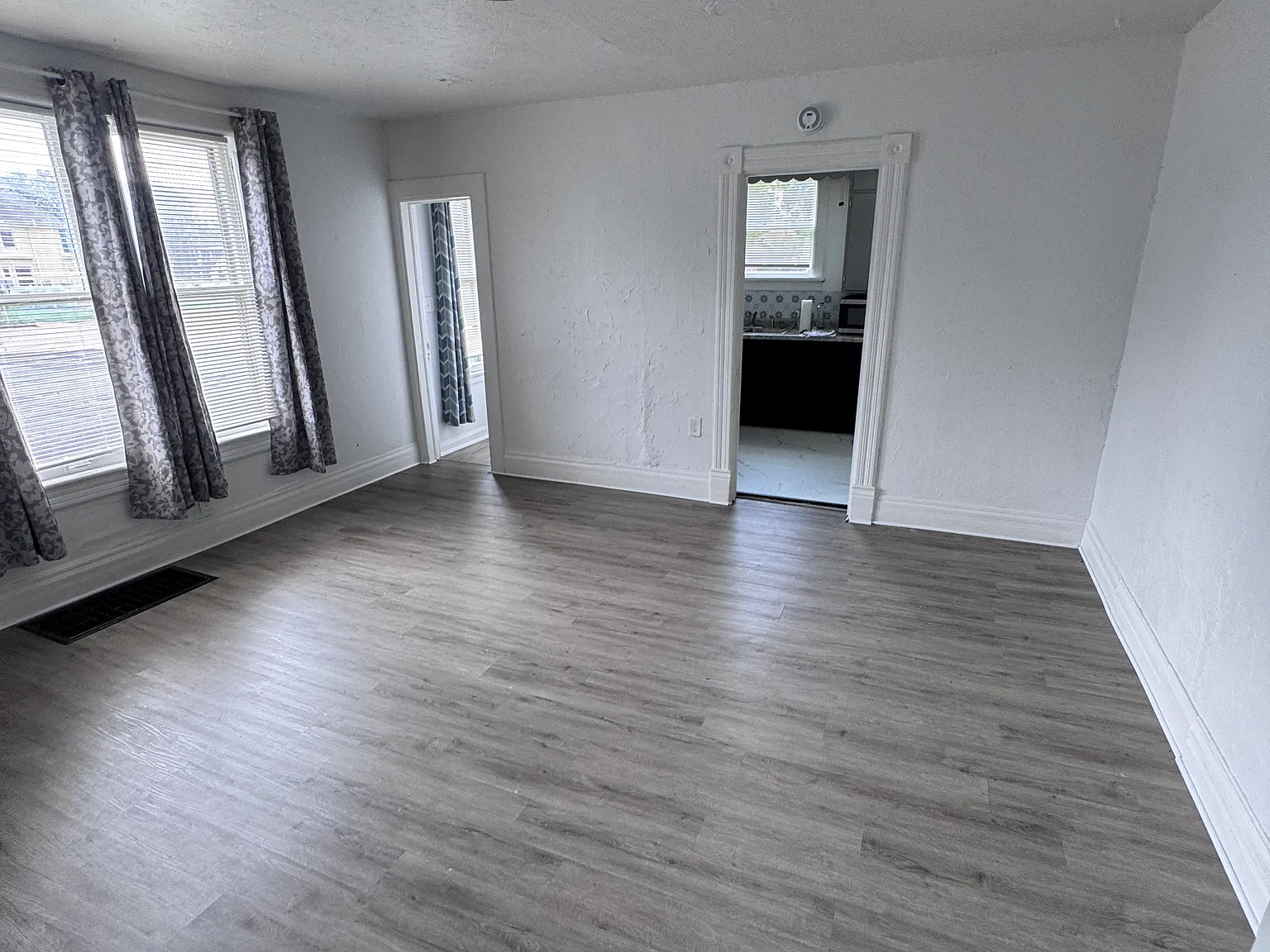 2 bed, 968 sqft, $1,100 — Photo 4