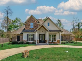 1450 Suwannee Ln, Benton, LA 71006
