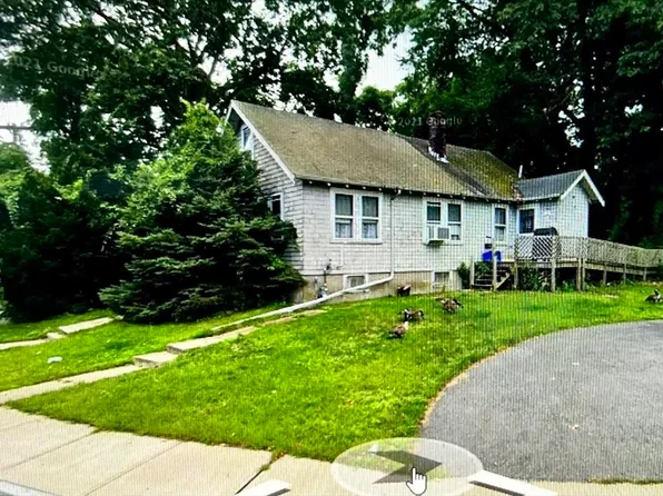 990 Bay St, Taunton, MA 02780