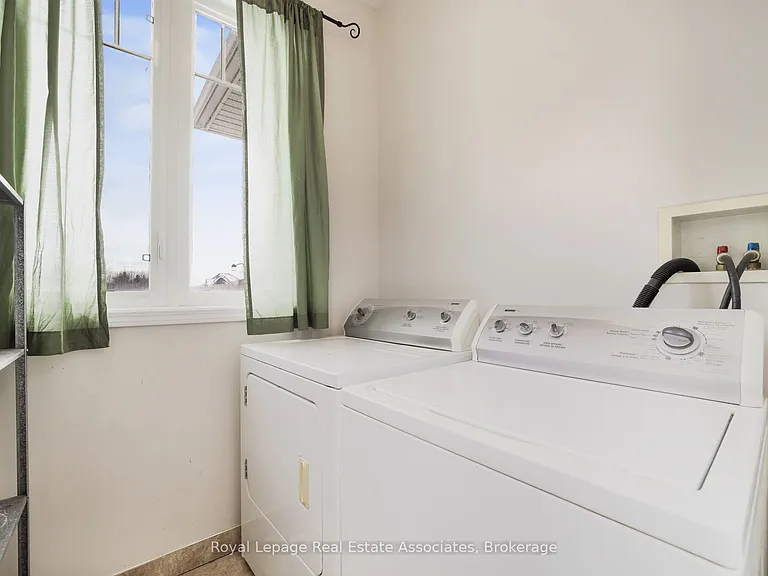 34 McCandless Ct — Photo 19