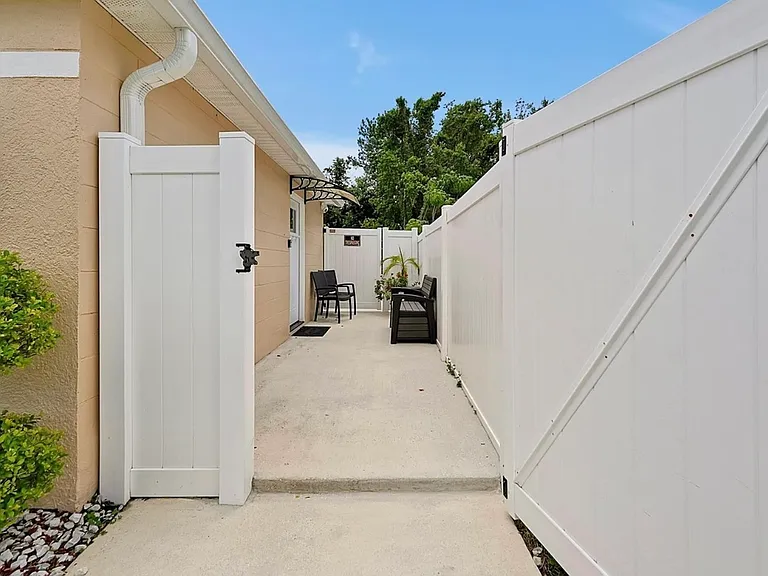 4992 Luna Negra Dr — Photo 1