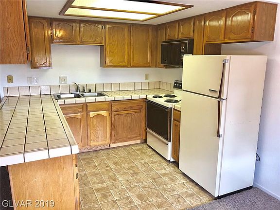 4th image of 4310 Sanderling Cir Unit 100