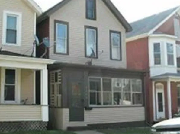 2264 Francis St, Dubuque, IA 52001