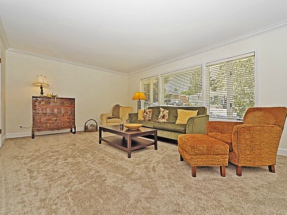 3rd image of 14842 Wallingford Ave N