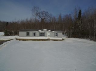 32 Frost St, Lincoln, ME 04457