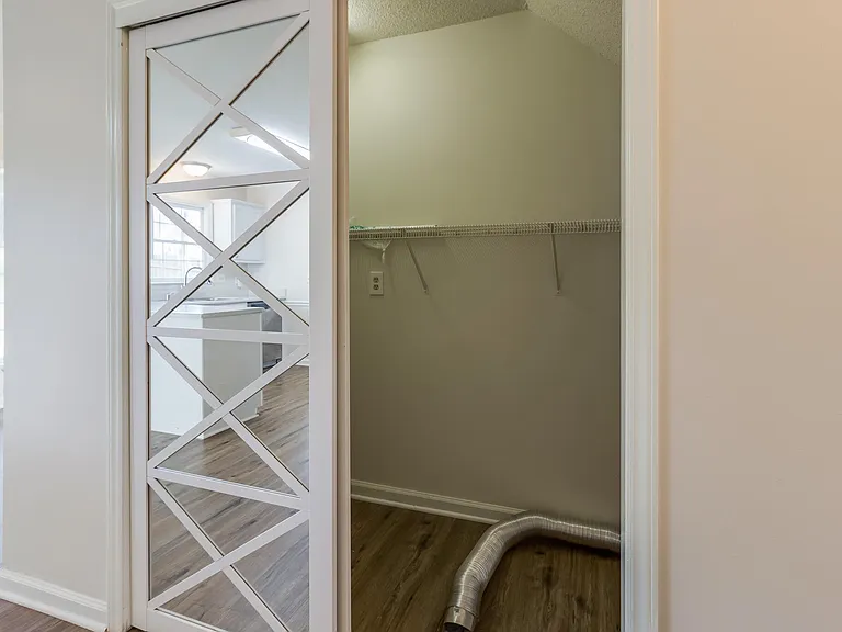 805 Penncross Dr — Photo 17