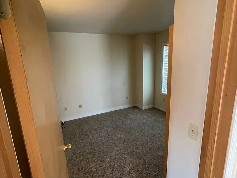 1300 N Brooklane St — Photo 14