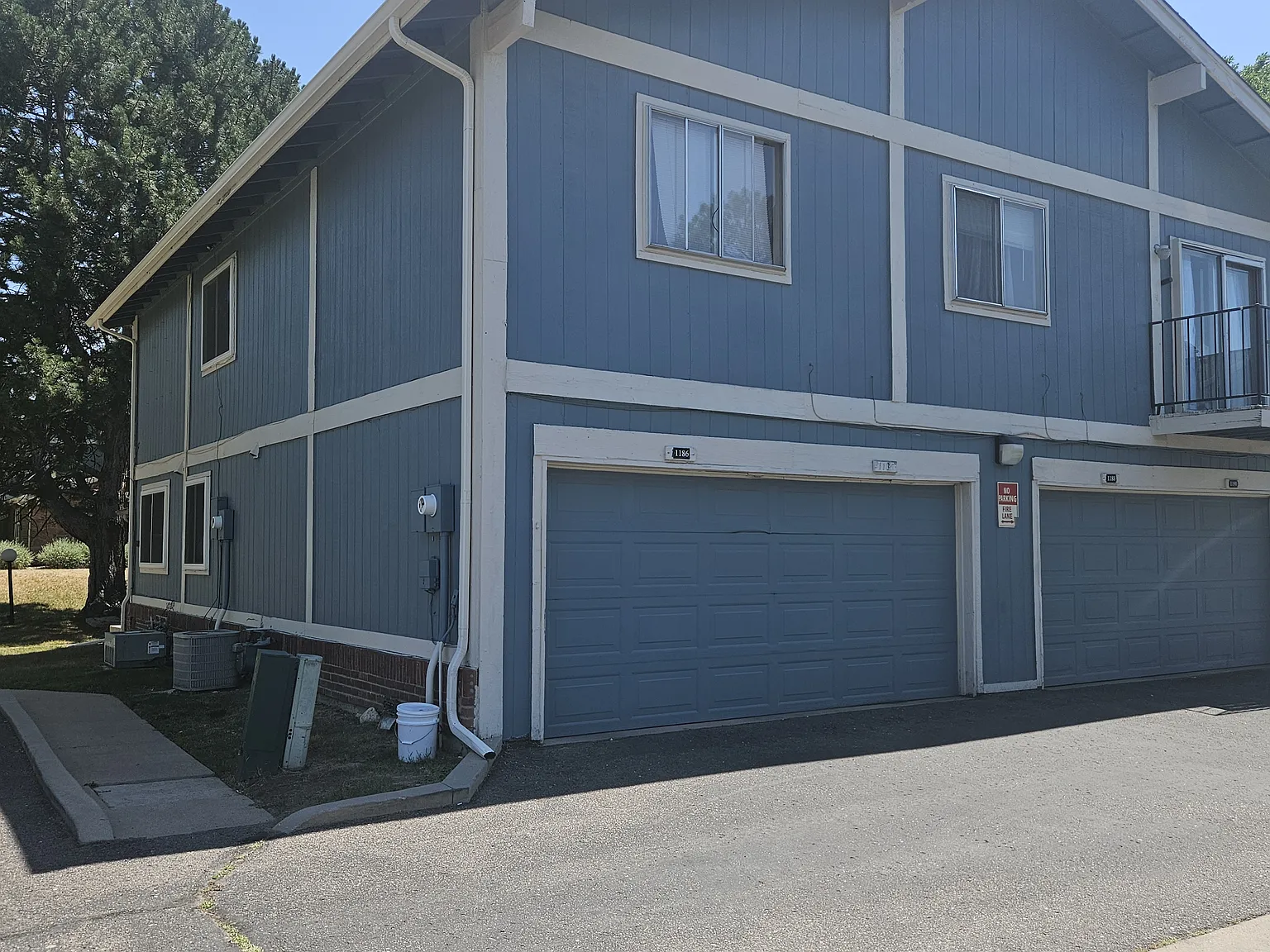 2 bed, 882 sqft, $1,800 — Photo 3