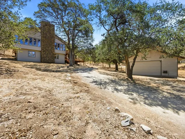 20436 Oakdale Ln, Tehachapi, CA 93561