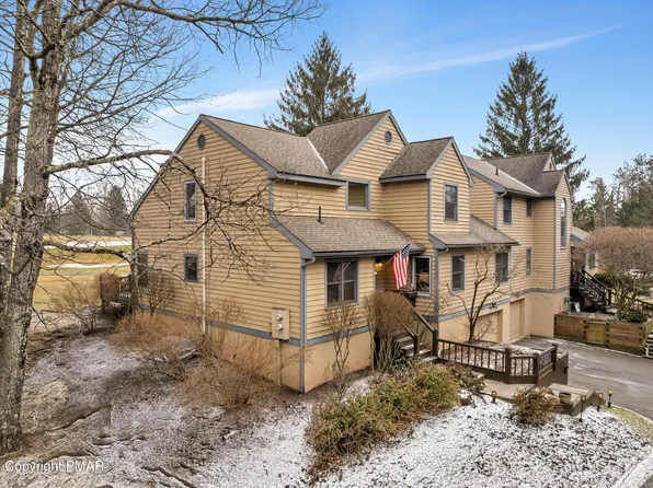 2168 Oak Hill Dr, Buck Hill Falls, PA 18323