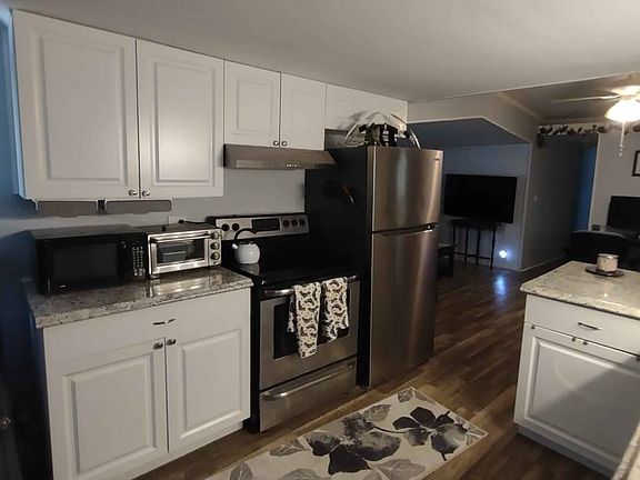 3rd image of 93261 Circle Dr