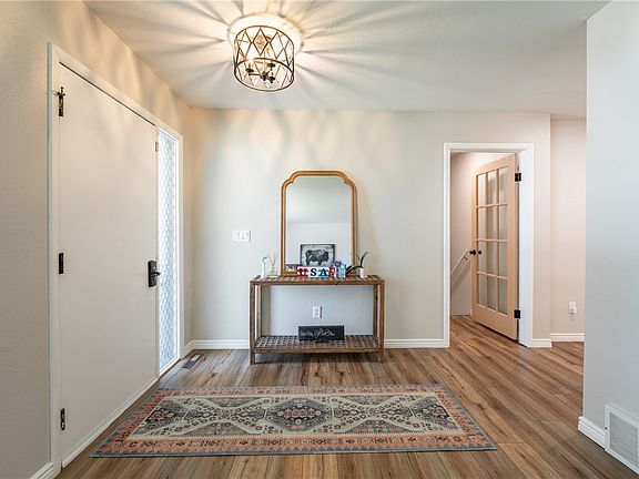 4th image of 1706 Lake Hills Dr