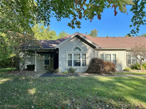 59 Woodland Chase Blvd, Niles, OH 44446