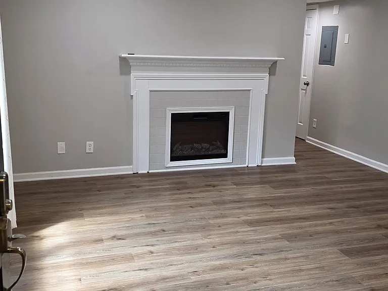 325 Winding River Dr #E — Photo 1