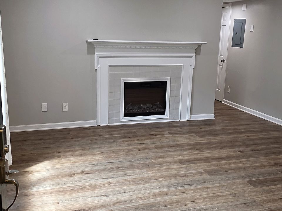 1st image of 325 Winding River Dr Unit E