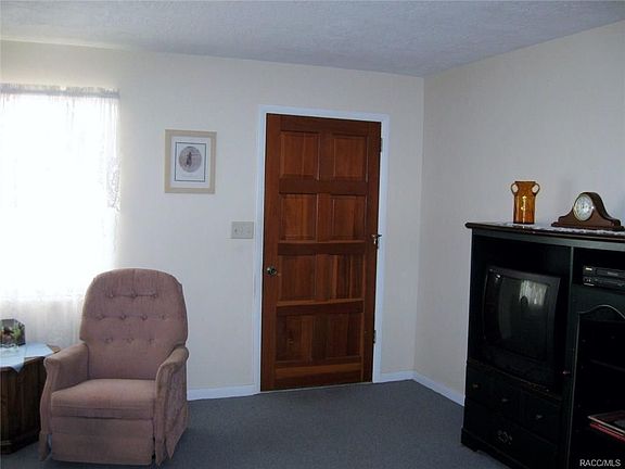 3rd image of 44 S Jeffery St