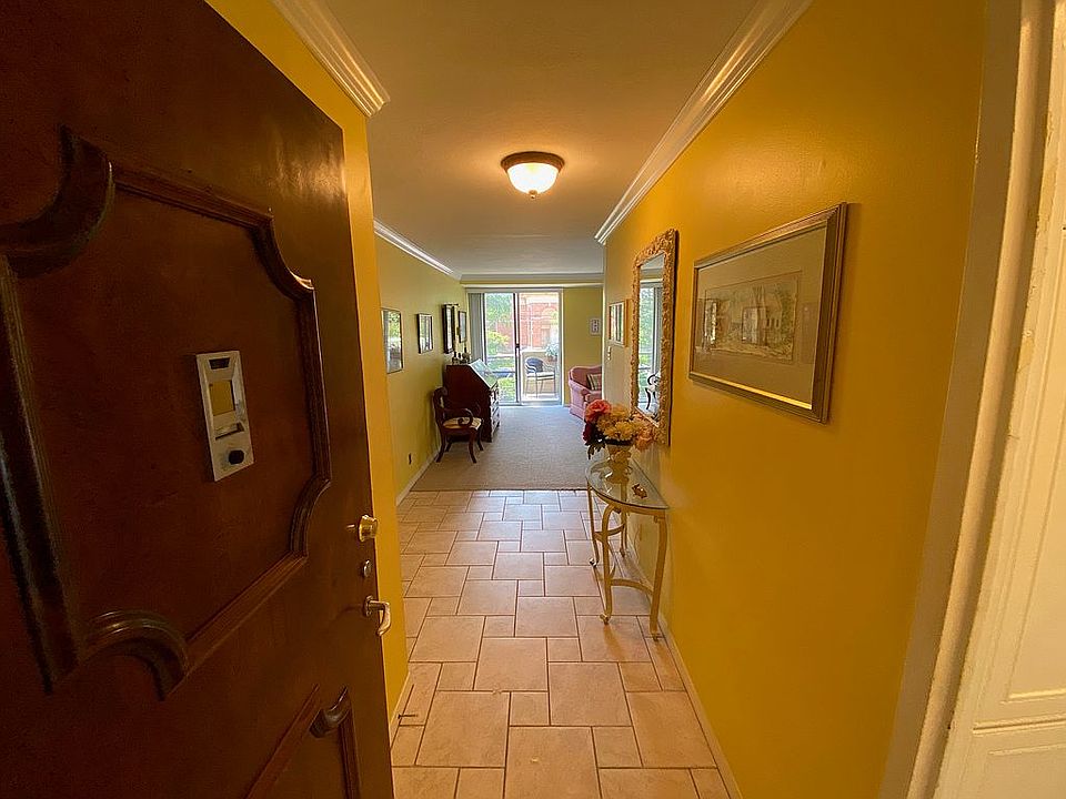 1st image of 2401 Pennsylvania Ave APT 212