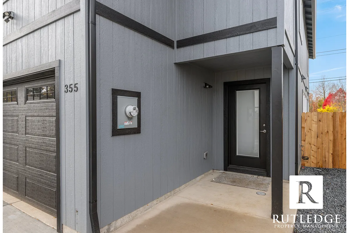 Building Photo - 363 Lozier Ln