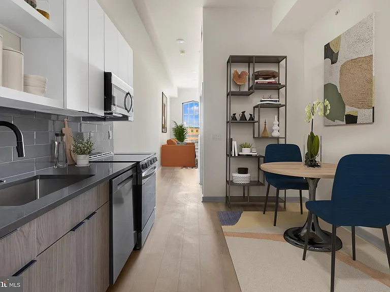 689 N Broad St #202 — Photo 1