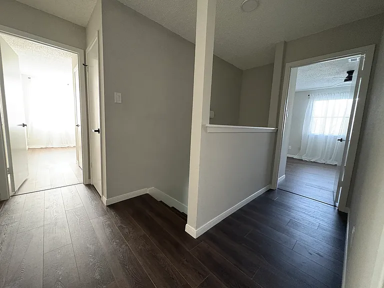 Landing leads to 2 additional bedrooms (no common walls!)