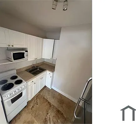 544 NE 62nd St #8 — Photo 7