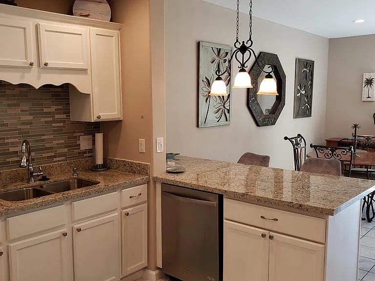 801 Beach Blvd — Photo 14