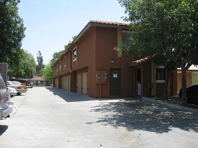 1515 N Sierra Way #12 — Photo 14