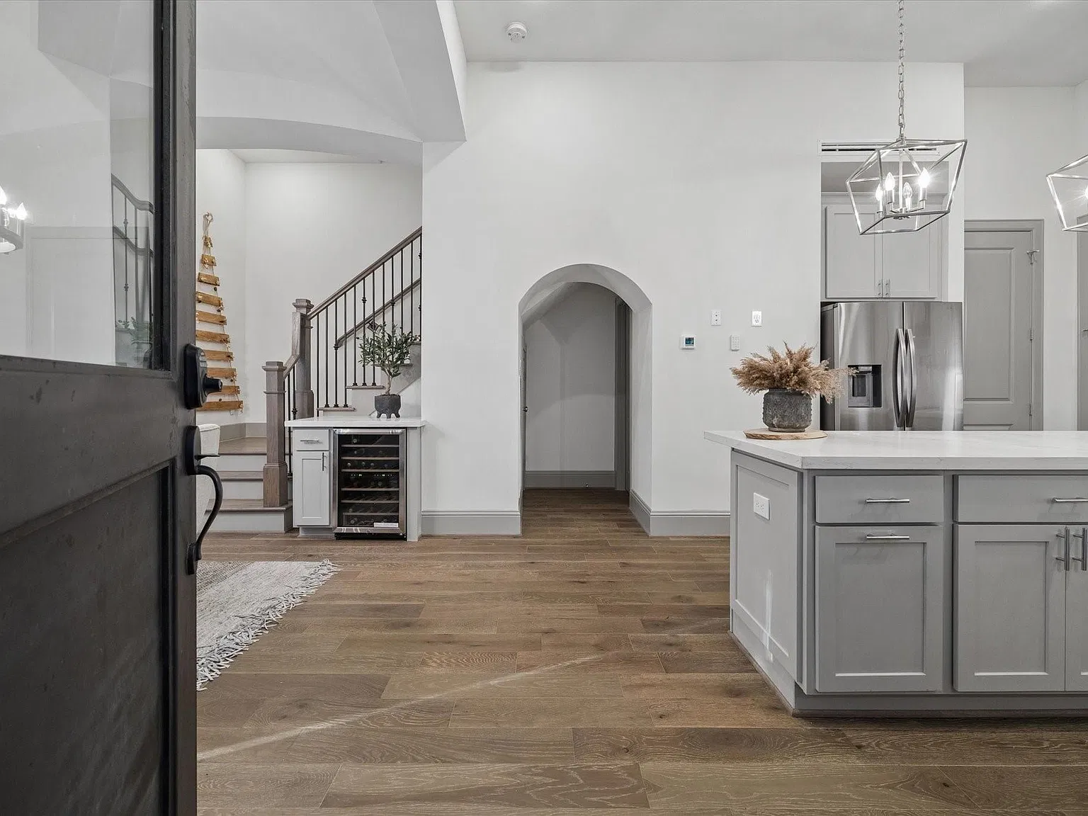 4 bed, 3.5 bath, 3125 sqft, $5,500 — Photo 3