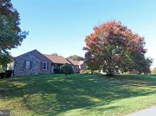 16115 Deer Lake Rd, Derwood, MD 20855